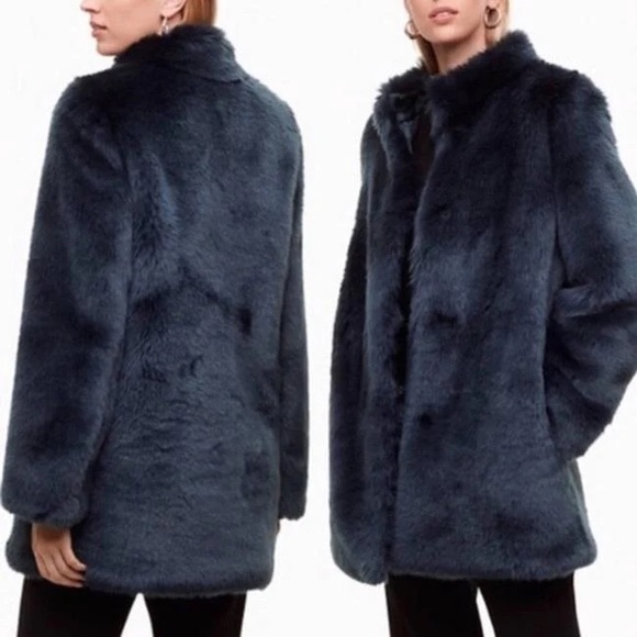 COPY - Aritzia/ Babaton faux fur coat - Picture 2 of 9